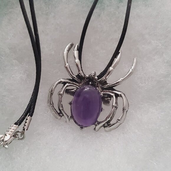 Gothic Amethyst Spider Black cord 18-20" Necklace - Picture 4 of 5